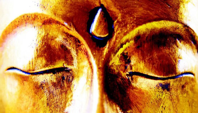 Moć poljupca u treće oko – OVO je efekt!