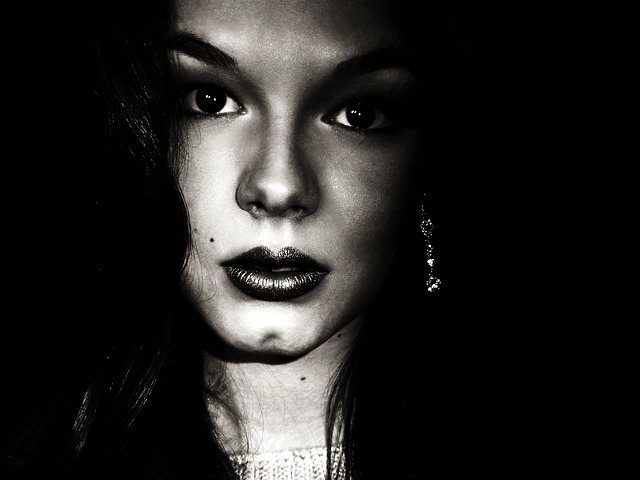 DIRLJIV STATUS O LJUBAVI: Šta će ti velika plata ako ćeš na kraju dana ući u prazan stan?