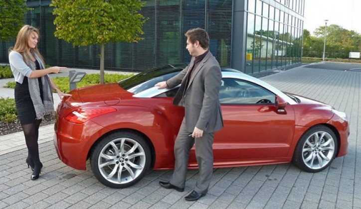 Žene koje su se dobro udale, jutros idu kolima na posao: Voze ih muževi koji su se loše oženili!