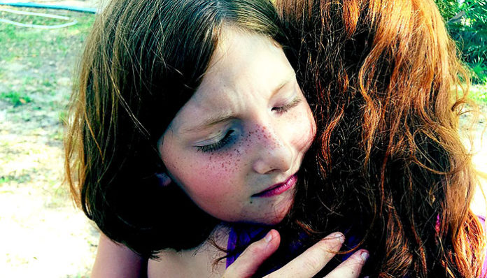 Zagrljaj – Moćniji od osmijeha, snažniji od riječi, intimniji od poljupca!