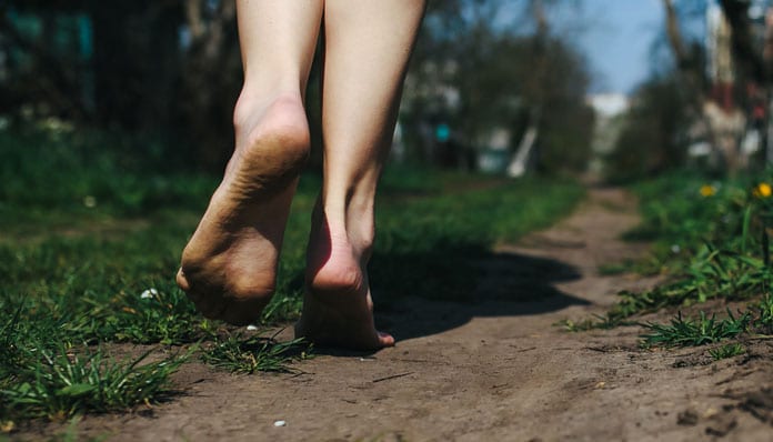 Zemlja pročišćava našu energiju. Hodate li ikad bosonogi?