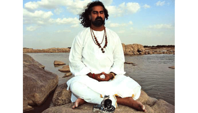 Poznati indijski guru tvrdi: “Ne treba vam za to tehnika – nisam vidio moćniju meditaciju od OVE!”