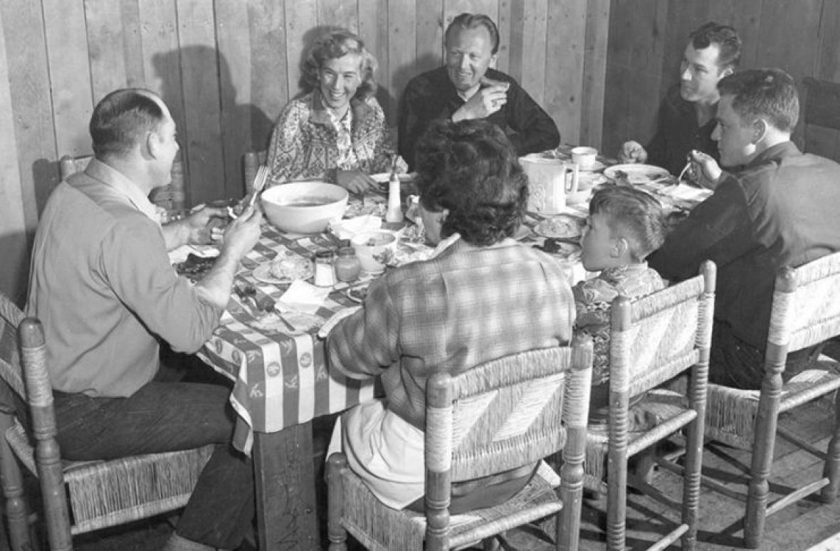 David Albahari: Vratimo nedjelju, dan kada su u podne složno zveckale kašike za supu