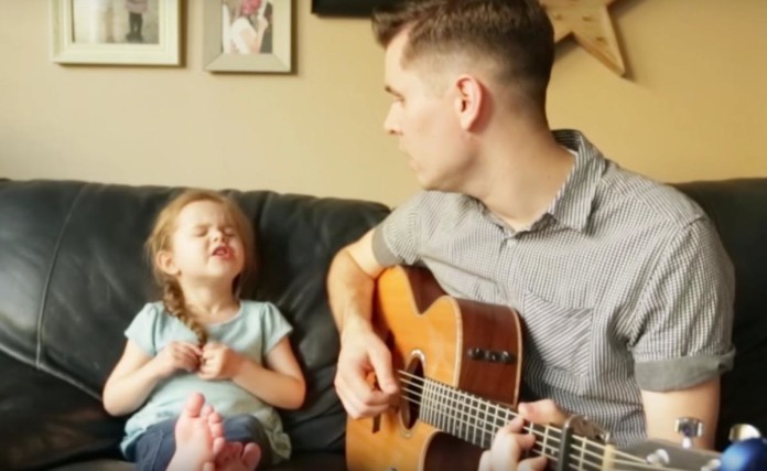 MNOGI SU ZAPLAKALI: 4-godišnja djevojčica nevjerojatnim pjevačkim sposobnostima osvojila milione