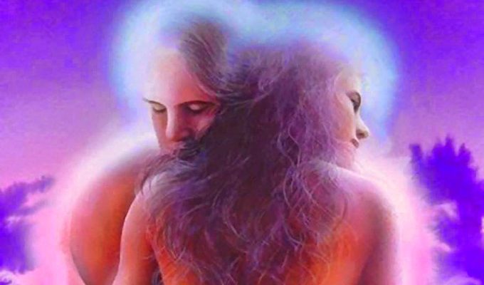 Ko je onaj što uz tebe stoji? Podiže li te ili utapa?