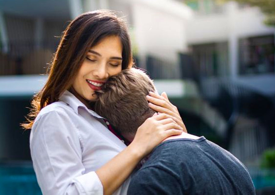 4 načina na koje žene kontroliraju muškarce bez da oni to znaju