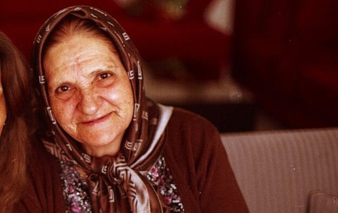 Uvijek dočekajte muža vesele, nasmijane i sa večerom na stolu. 10 savjeta bake za sretan brak