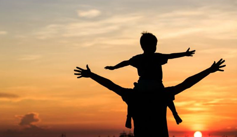 Psiholog Mihail Labkovski: Samo oni koji imaju ili su imali tatu, a ne oca, znaju kolika je to sreća!