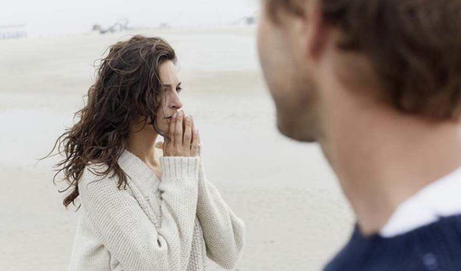 Mnogi muškarci pogrešno tumače 5 ženskih ponašanja – Ako je ljubazna ne znači da joj se sviđaš