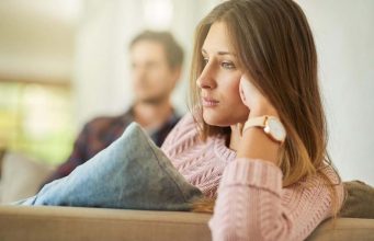 Muškarci su često ljubomorni i na vaše prijateljice: 5 stvari koje ih čini užasno ljubomornima