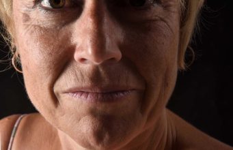 ŽENE U 40-IM I 50-IM PRAVE OSAM OZBILJNIH GREŠAKA: Zbog njih izgledaju starije i nezadovoljnije, a da nisu ni svijesne