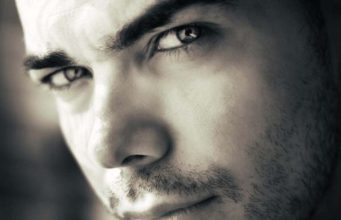 Muškarci koji su emotivno nedostupni i “teško vole” – što leži u pozadini?