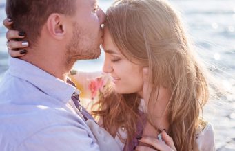Poljubac u usne znači strast, a u čelo poštovanje: 10 signala da muškarac ima ozbiljne namjere s vama