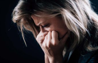 Dragi muškarci, nikad ne dozvolite da vaša žena zaspe uplakana – Ili da budete uzrok njenih suza