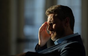 Većina žena ne obraća pažnju na to ali ovo je 5 stvari koje muškarci rade prije nego što odu