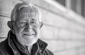 Ne boj se onog koji te mrzi, nego se čuvaj onih koji se pretvaraju da te vole. – Mudrost koju treba zapamtiti