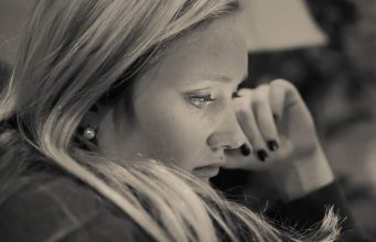 Na kraju ćeš biti razočarana ako misliš da će ljudi učiniti za tebe isto što i ti za njih – Poruka psihologa za sve žene velikog srca