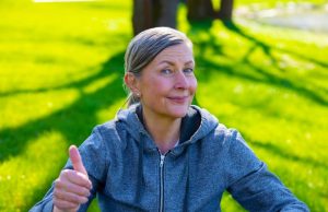 Moje ćutanje ne znači da ja ne znam šta ljudi govore iza mojih leđa. Moje ćutanje je samo znak da oni ne zaslužuju moj komentar. – Poruka jedne žene