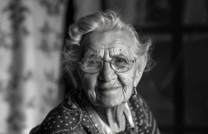 Za miran život ne slušaj svašta, ne gledaj svašta, ne voli svakog – Poruka (90) bake