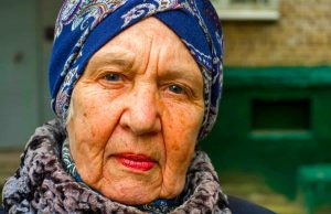 „Da si najpoštenija na svijetu ako se družiš sa lakim ženama i sama si takva“ – Savjeti bake Zdenke