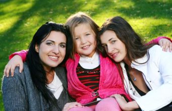 Iskrena poruka mame troje djece: U redu je da si ponekad ljuta i umorna, to te ne čini lošom majkom
