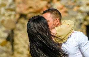 Voljena osoba nije u obavezi da vas spašava od života niti od vas samih – Poznati psihoanalitičar i pisac o velikoj zabludi