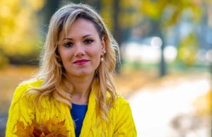 Ženo, budi pametna. Nemaš šta petljati s oženjenim muškarcem, tu sreće nema. On od tebe odlazi svojoj kući i zaboravlja te.