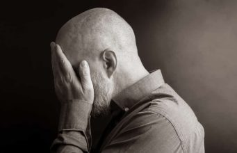 „Ima se, može se. Nema se, glumi se.“ – Kako lažni ljudi održavaju sliku o sebi u javnosti