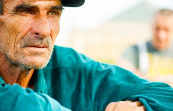 Previše ljudi troši pare koje nemaju, da bi kupili stvari koje im ne trebaju, a sve kako bi zadivili ljude koje ne vole