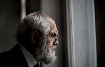 U današnje vrijeme ljudi te cijene onoliko koliko imaju koristi od tebe