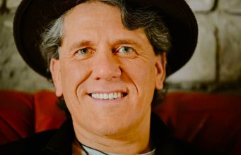 Nema čovjeka sa kojim ne razgovaram. Ima samo ljudi kojima nemam šta da kažem. – Jasna poruka muškarca