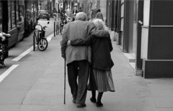 Ne čuvajte ništa za specijalne prilike, život je specijalna prilika. – Mudrost koju mnogi zaboravljaju