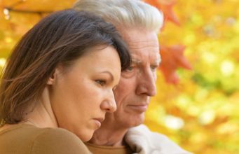 U braku sam s muškarcem 25 godina starijim od mene: ‘Nemojte napraviti pogrešku poput mene’