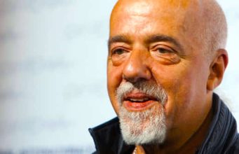 “Nemojte reći Bogu da imate problem – Recite problemu da imate Boga”: Coelho o strahu