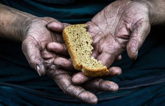 Bolje je suh komad hljeba jesti i biti sretan, nego sve imati a svaki dan plakati