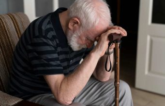 Ne zaboravi ruku koja te odhranila, otac se voli i kad nije više tu. – 4 grijeha koja se čine ocu