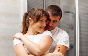 „Kada kažem da volim svoju ženu više nego našu djecu ljudi me gledaju kao da nisam normalan“ – 5 razloga zašto je to tako