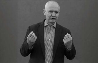 Ignorisanje zlobnih i pokvarenih osoba je majka svih osveta. Zapamtite to. – Poruka psihologa