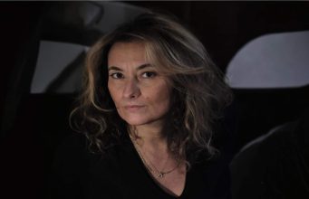 Nikad nemojte biti toliko žedni da pijete iz bilo koje čaše koja vam je ponuđena