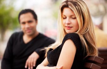 Ove 4 stvari otkrivaju da je žena ljubavnica – čak i kad se trudi da to sakrije