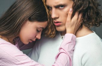 Kad muškarci varaju, ostave ovih 10 očitih tragova – jeste li ih primijetili?